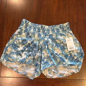 NWT Maternity a:glow easy smocked shorts size XS super cute print